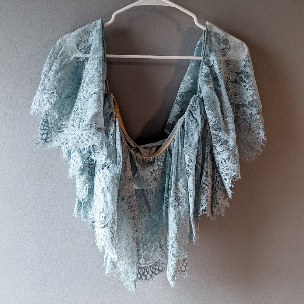 Grace loves lace lace crop